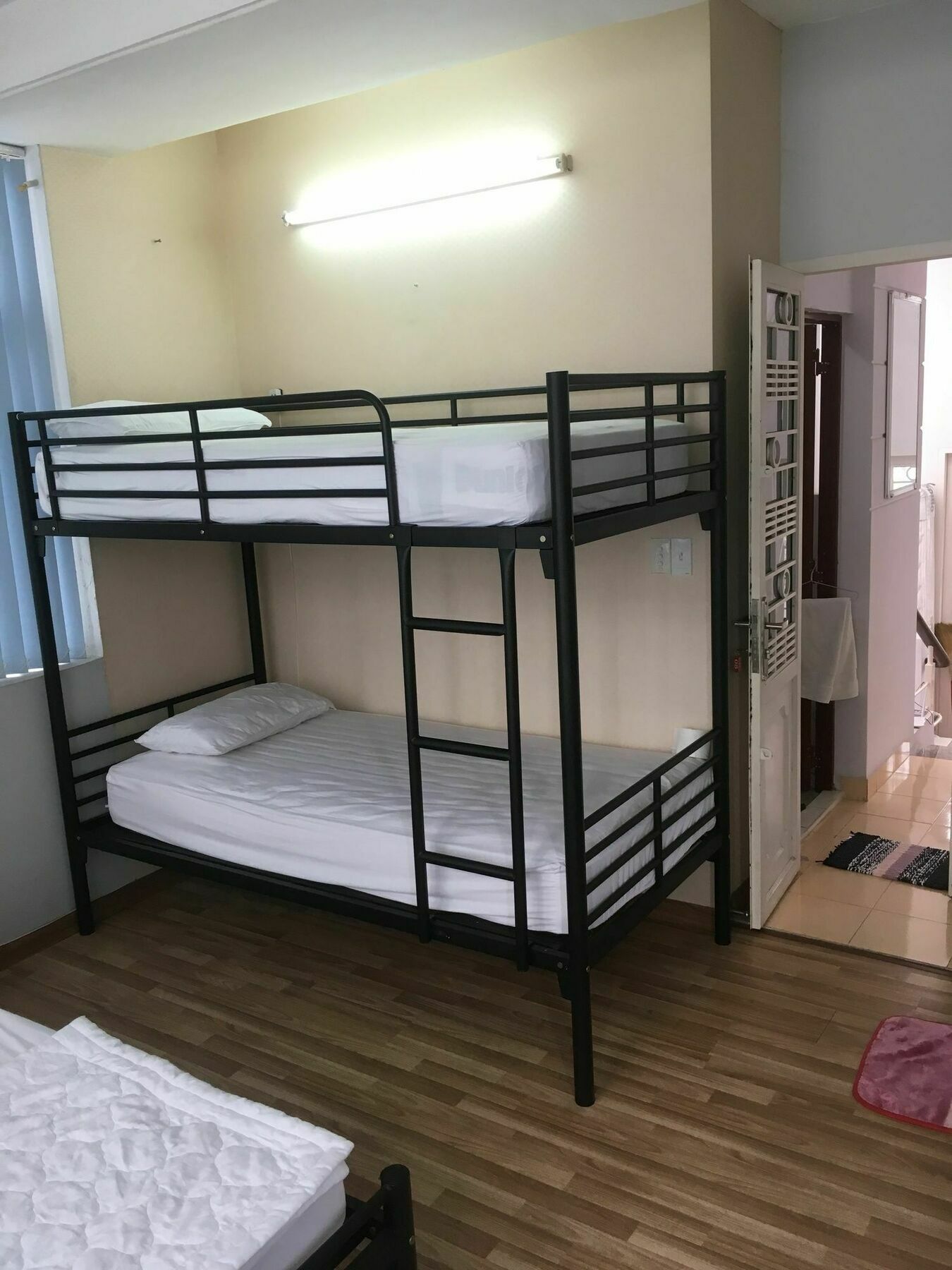 Drop By Saigon Guesthouse ホーチミン市 エクステリア 写真